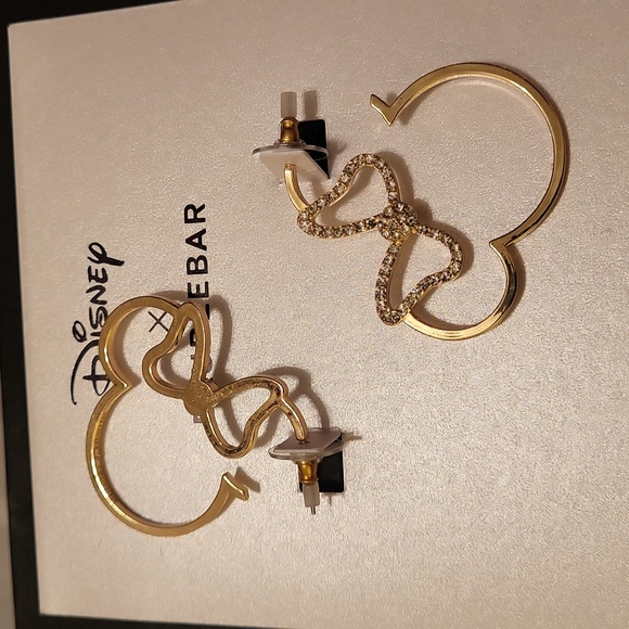 Disney Minnie Mouse gem bow stud - Picture 3 of 3